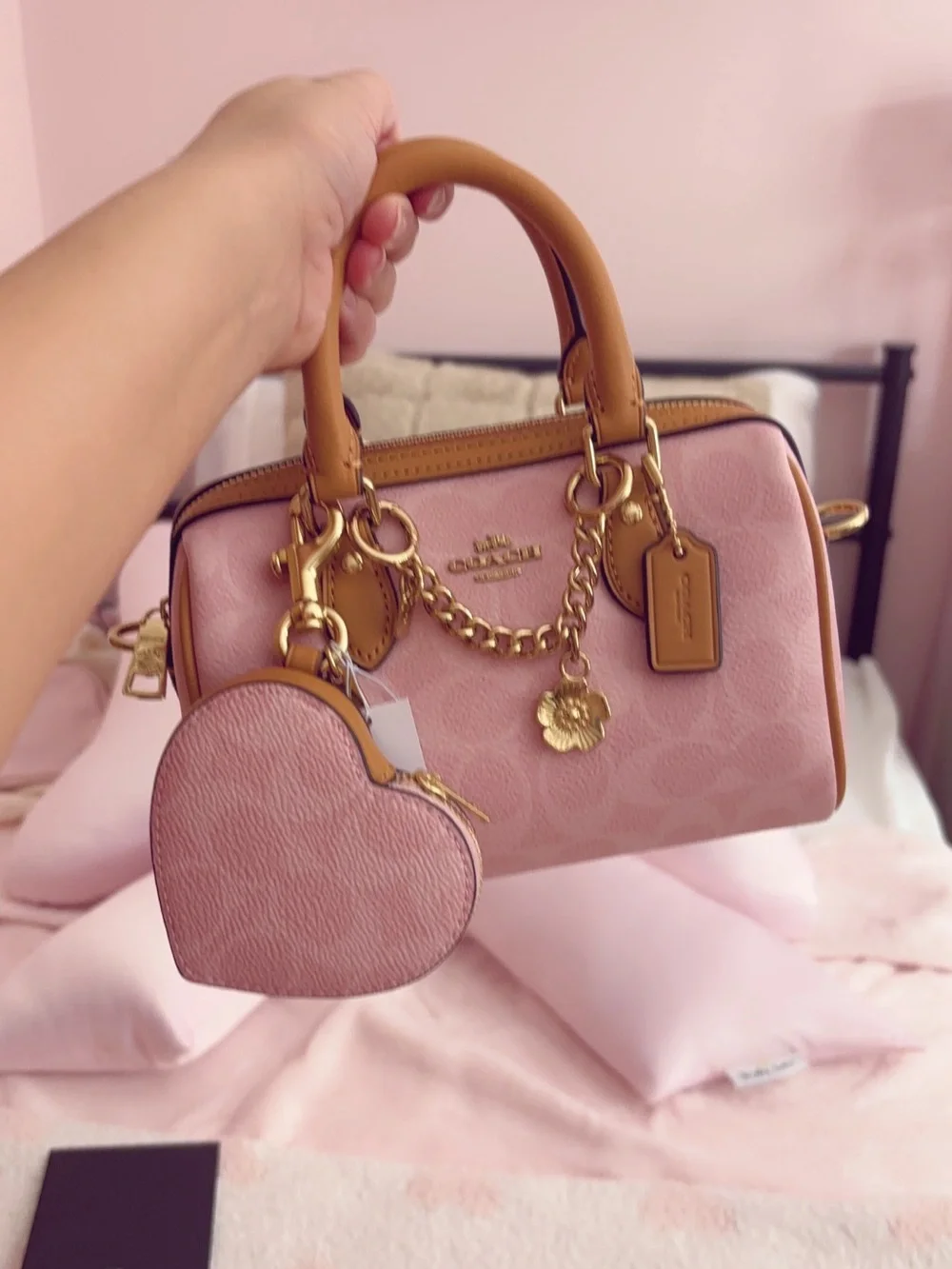 COACH mini Rowan powder pink